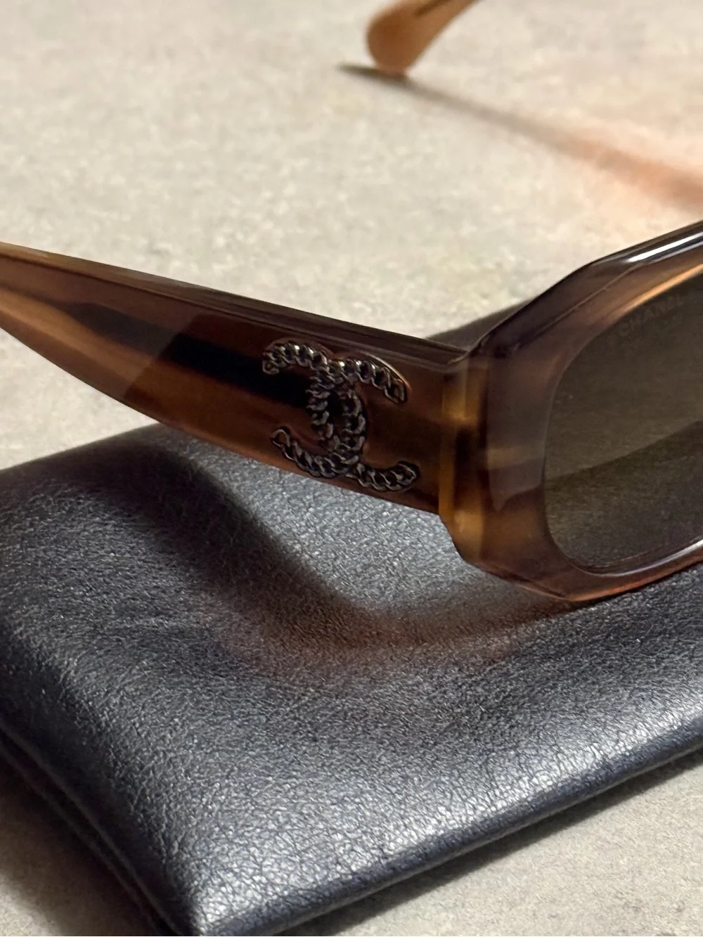 CHANEL nwot 100%